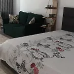 Alexandra Alezzi Apartamento *