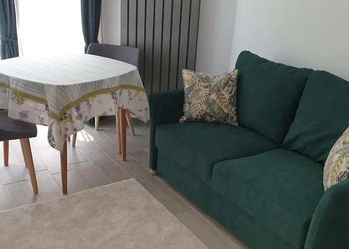 Alexandra Alezzi Appartement *