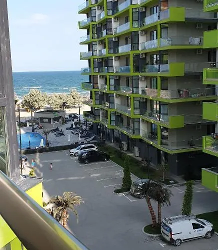 Alexandra Alezzi * Năvodari