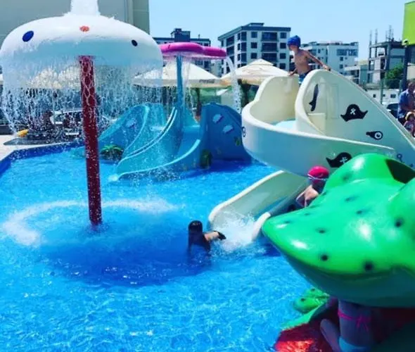 Alexandra Alezzi * Năvodari