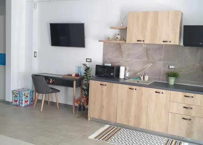 Alexandra Alezzi Năvodari